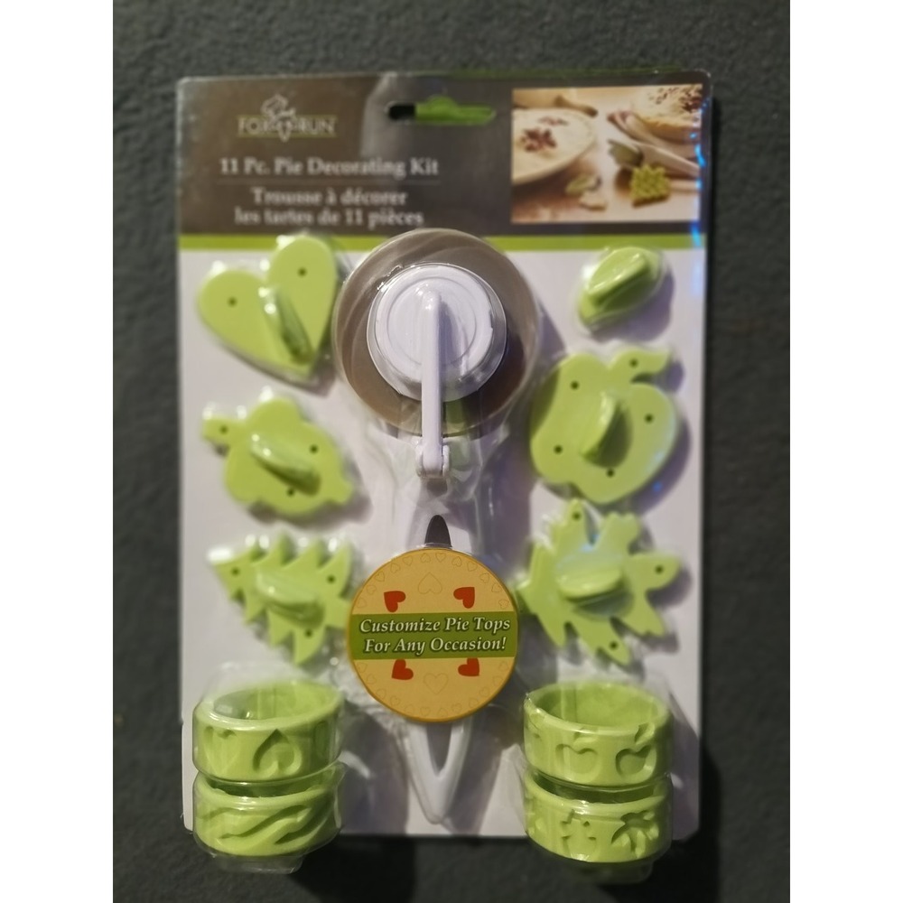 FOX RUN 11 Pc. Pie Decorating Kit Cutters Rollers Apple Heart Leaf Christmas